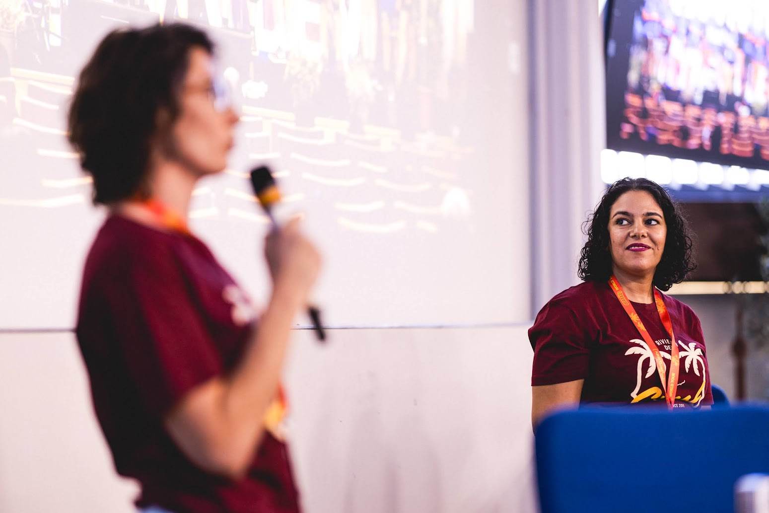 Communauté, tu aideras. Sagesse et force, tu gagneras !